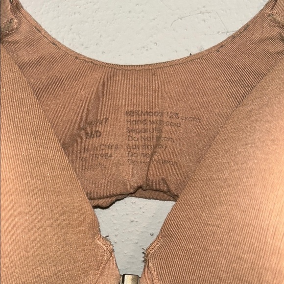 Simple Tan T-Shirt Bra with Molded Cups and Adjustable Straps - Picture 2 of 3